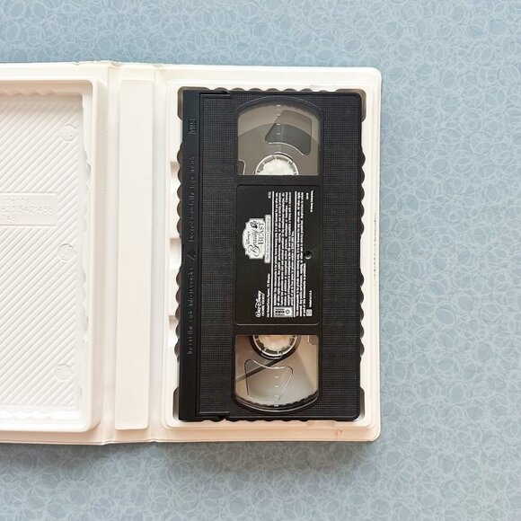 Beauty & The Beast Enchanted Christmas VHS w/ Inserts | Disney | 90s Holiday - Picture 8 of 9